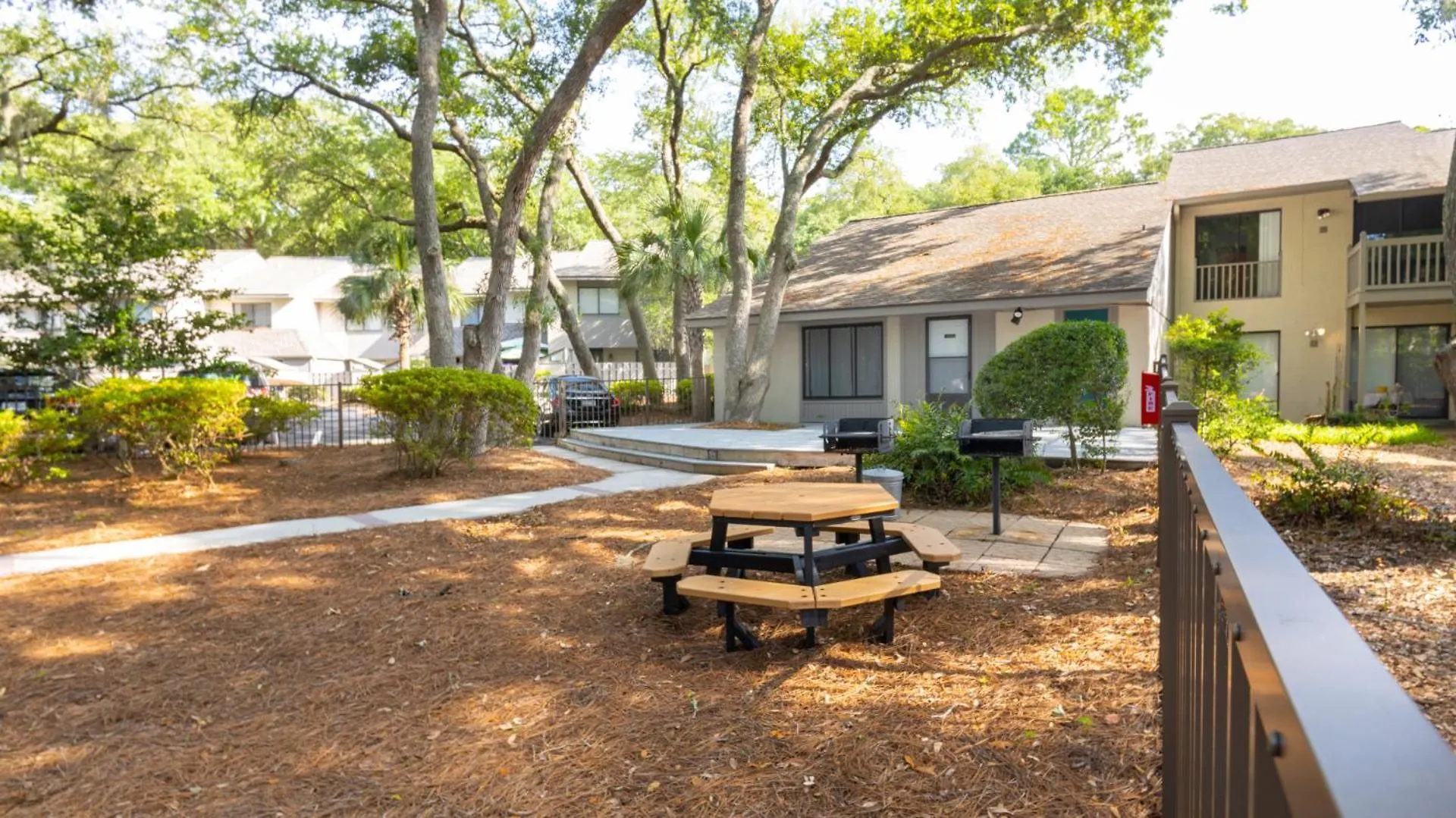 Pet Friendly, Private Patio, Beach Hilton Head Island
